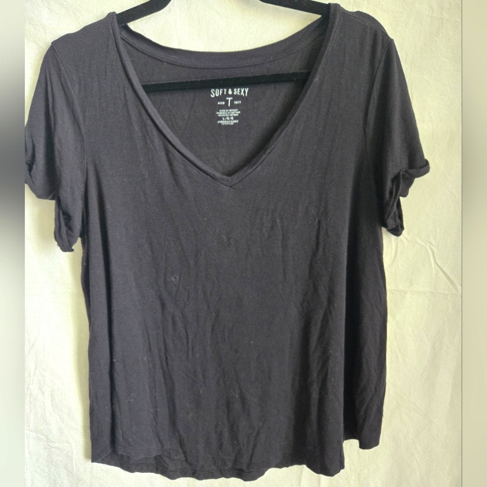 American Eagle Women's Soft & Sexy  V-NeckTee
